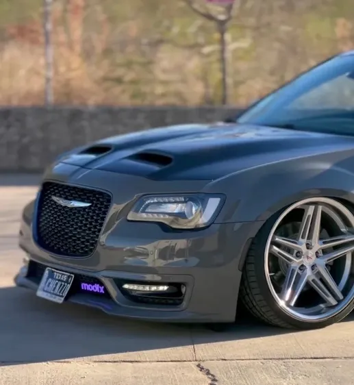11-23 Chrysler 300 REDEYE V1 hood
