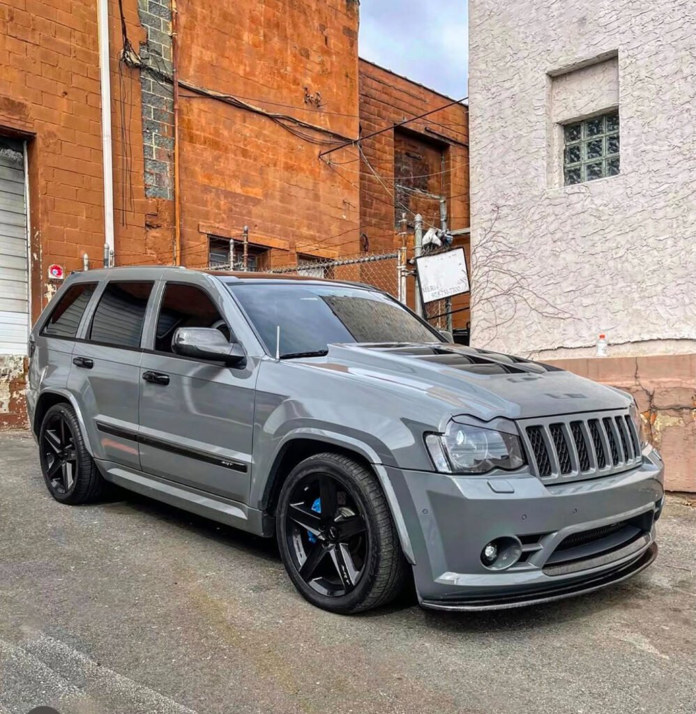 05-10 jeep grand Cherokee venom style hood